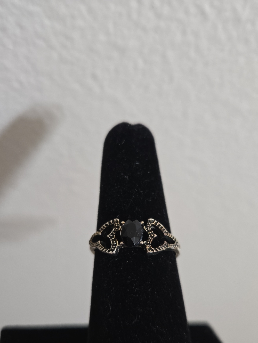 Black Gemstone Silver Heart Ring - Unbranded.Size 6.